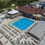 Üdülőközpont Armonia Village & 5*